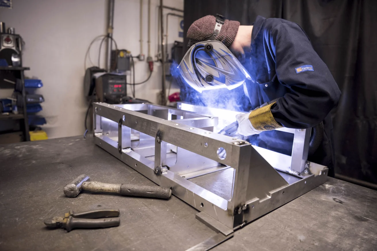 A wielder working on a homelift